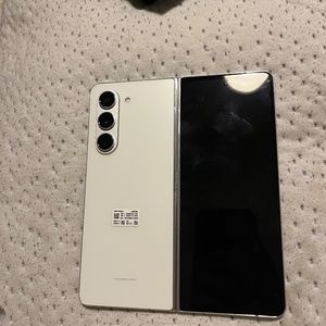 Samsung Galaxy Z Fold 5